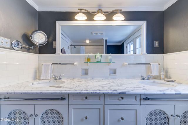 400 S Melcher Street, Johnstown, NY 12095