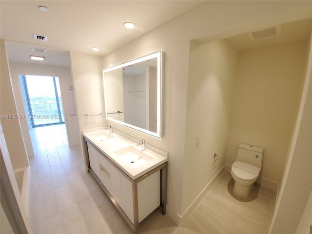 2000 Metropica Way 1401, Sunrise, FL 33323