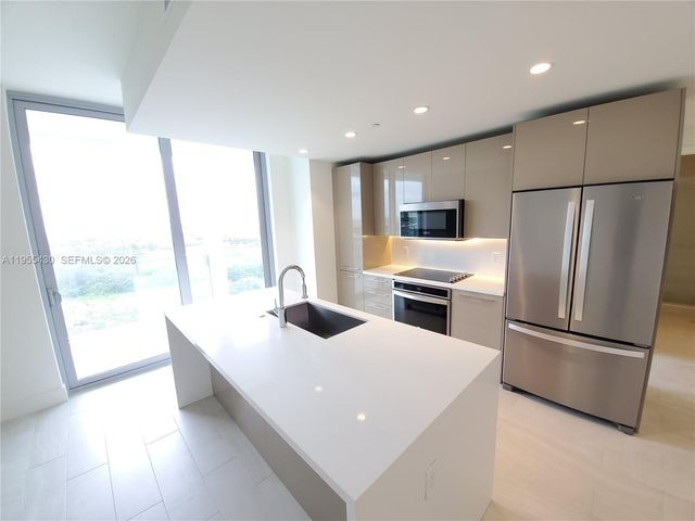 2000 Metropica Way 1401, Sunrise, FL 33323