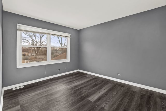 647 N Kramer Avenue, Lombard, IL 60148