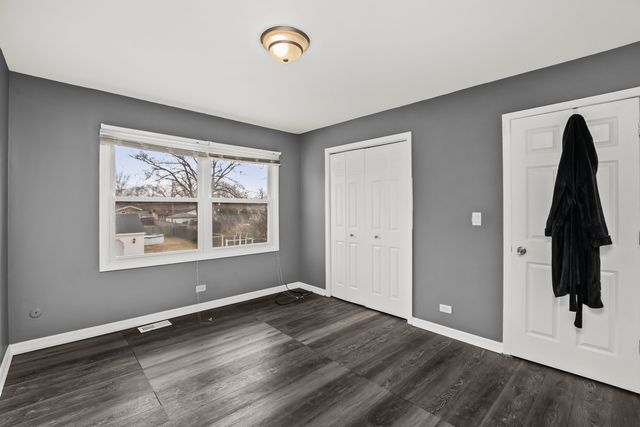 647 N Kramer Avenue, Lombard, IL 60148