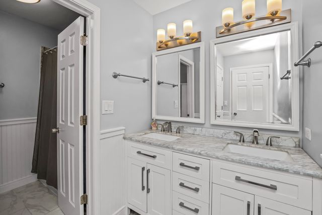 647 N Kramer Avenue, Lombard, IL 60148