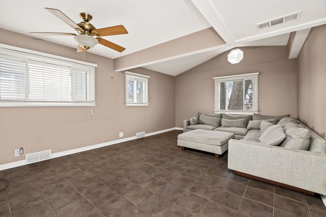 647 N Kramer Avenue, Lombard, IL 60148