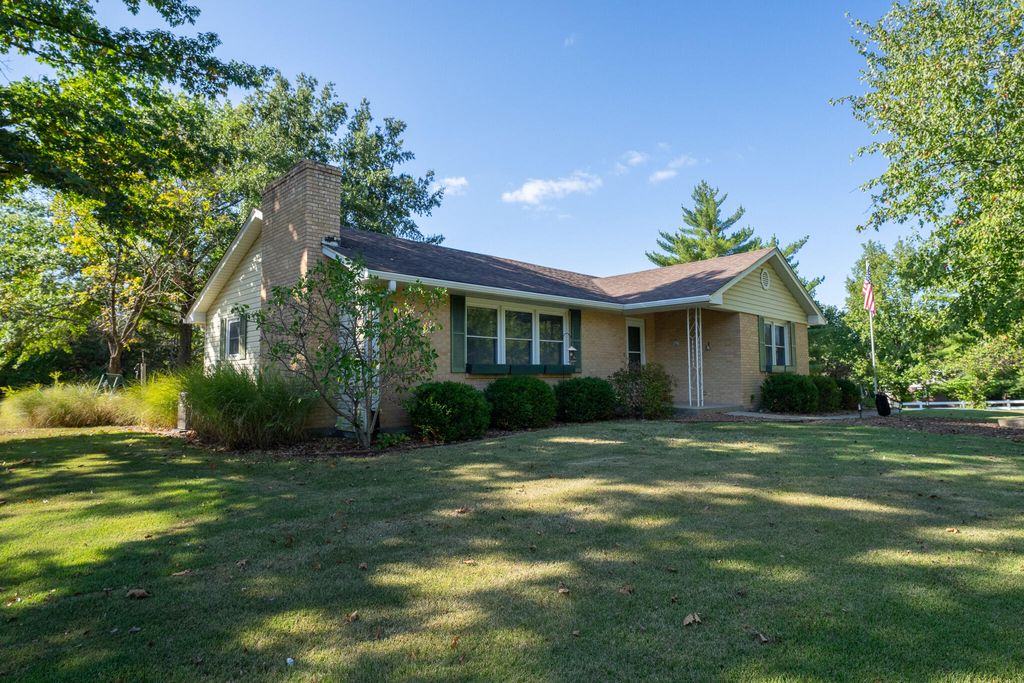 4701 N CREASY SPRINGS RD, Columbia, MO 65202
