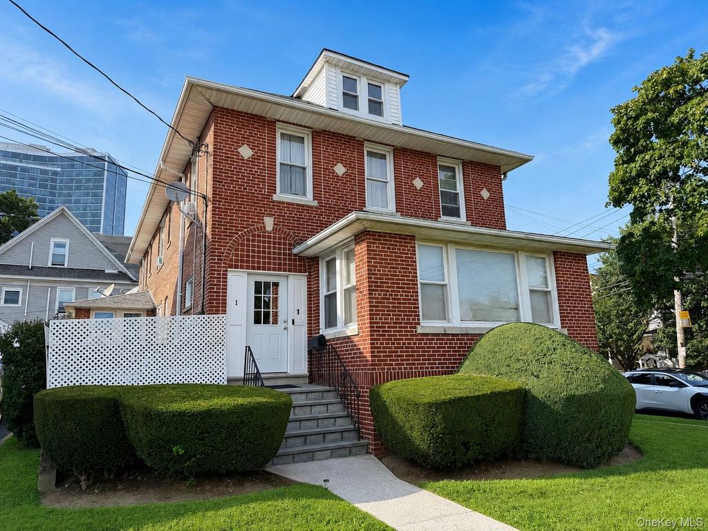 1 Davis Avenue, New Rochelle, NY 10805 — exterior