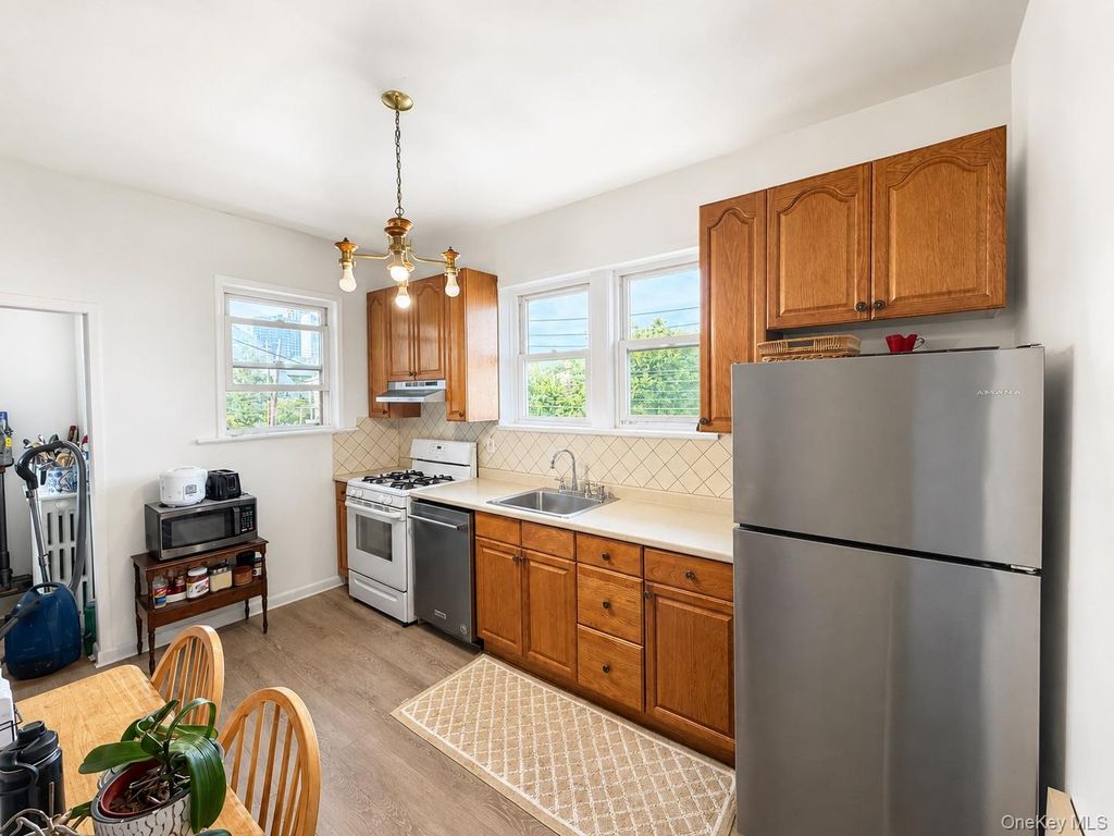 1 Davis Avenue, New Rochelle, NY 10805 — photo 2