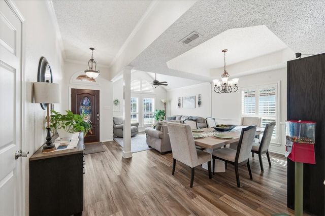2117 Pinwood Circle, Arlington, TX 76001