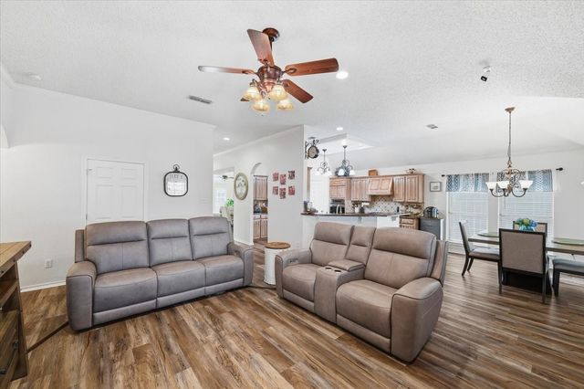 2117 Pinwood Circle, Arlington, TX 76001