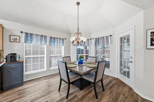 2117 Pinwood Circle, Arlington, TX 76001