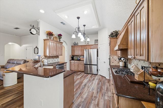 2117 Pinwood Circle, Arlington, TX 76001