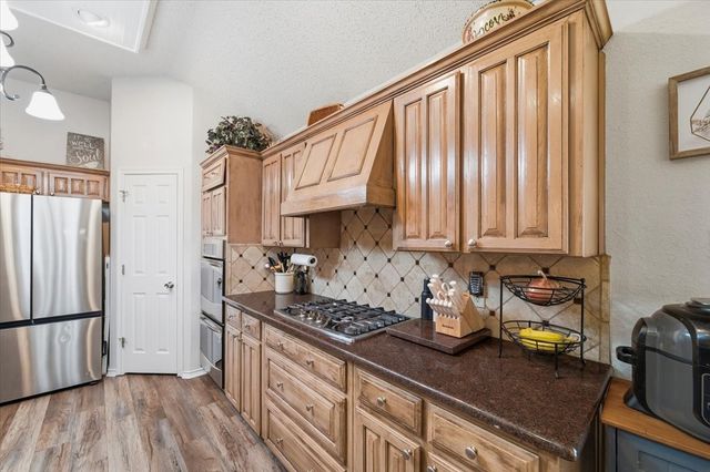 2117 Pinwood Circle, Arlington, TX 76001