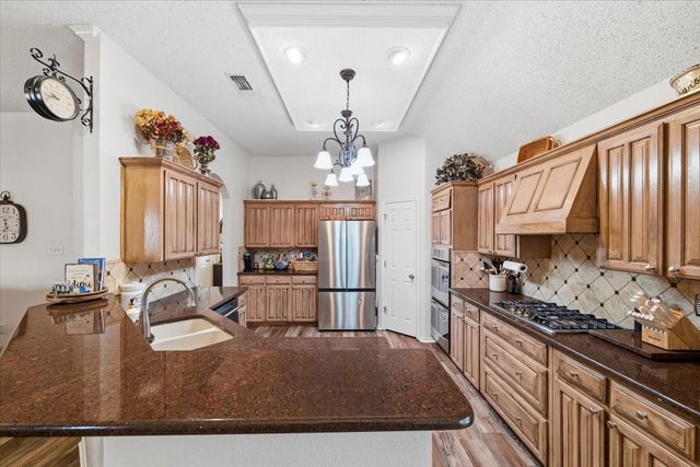 2117 Pinwood Circle, Arlington, TX 76001