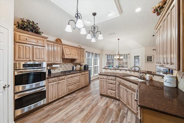 2117 Pinwood Circle, Arlington, TX 76001