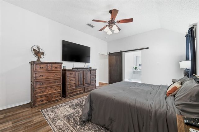2117 Pinwood Circle, Arlington, TX 76001
