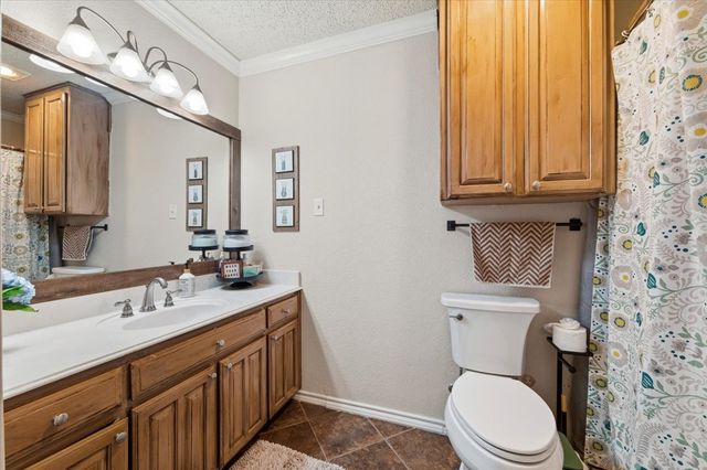 2117 Pinwood Circle, Arlington, TX 76001