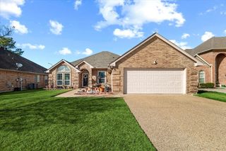 2117 Pinwood Circle, Arlington, TX 76001