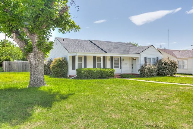 601 N 3rd Street, Ballinger, TX 76821