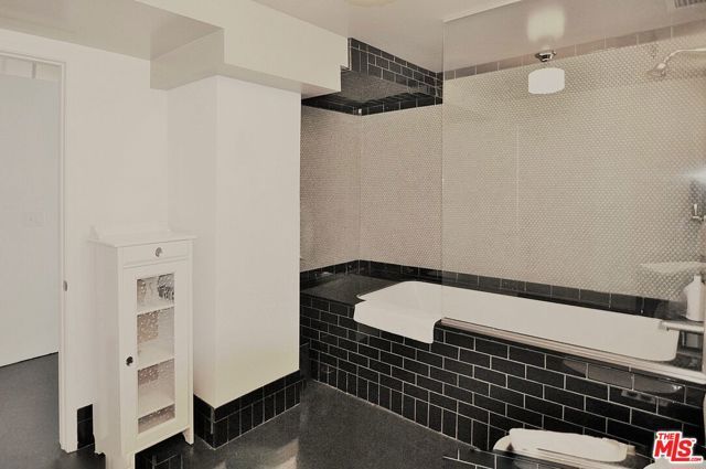 849 S Broadway M9, Los Angeles, CA 90014