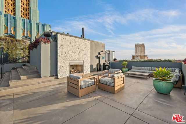 849 S Broadway M9, Los Angeles, CA 90014