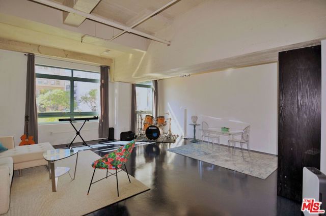 849 S Broadway M9, Los Angeles, CA 90014