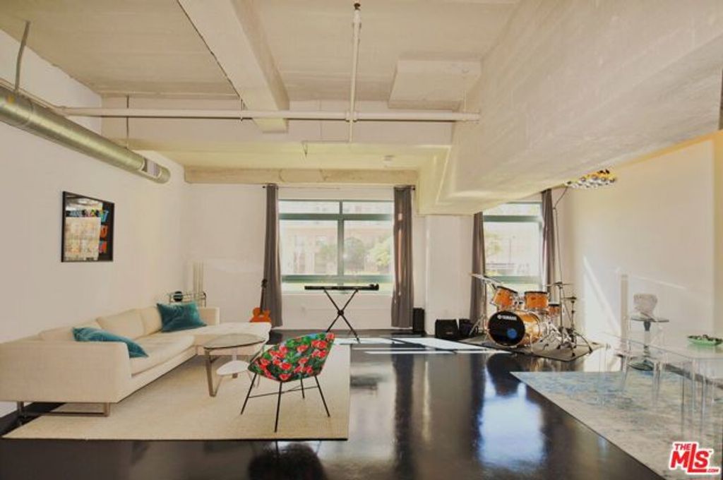 849 S Broadway M9, Los Angeles, CA 90014
