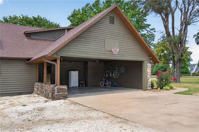 18578 Harmon Road, Fayetteville, AR 72704