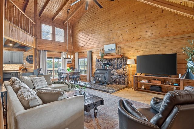 18578 Harmon Road, Fayetteville, AR 72704