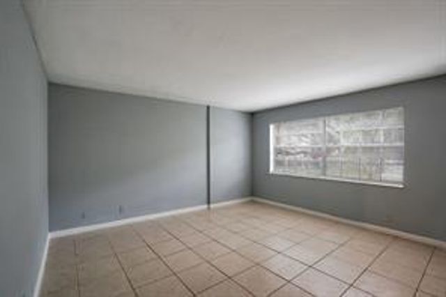 11456 NW 43rd St, Coral Springs, FL 33065