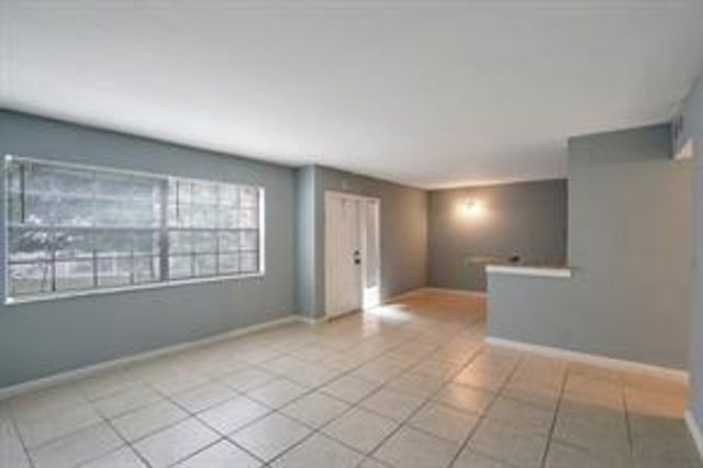 11456 NW 43rd St, Coral Springs, FL 33065