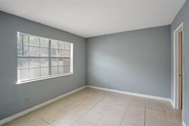 11456 NW 43rd St, Coral Springs, FL 33065