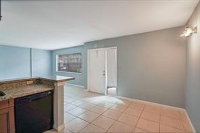 11456 NW 43rd St, Coral Springs, FL 33065