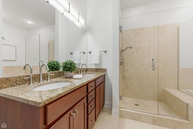 4705 S Champlain Avenue 202, Chicago, IL 60615