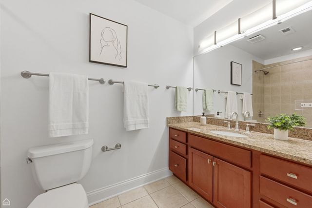 4705 S Champlain Avenue 202, Chicago, IL 60615