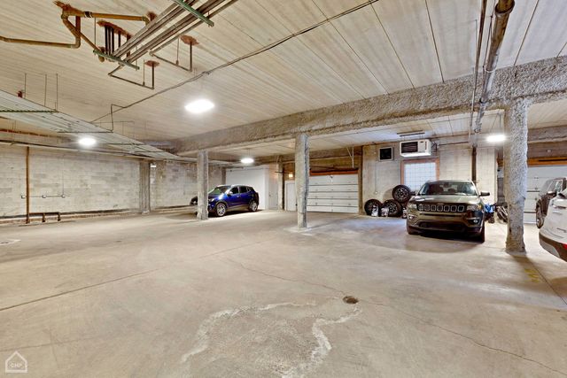 4705 S Champlain Avenue 202, Chicago, IL 60615