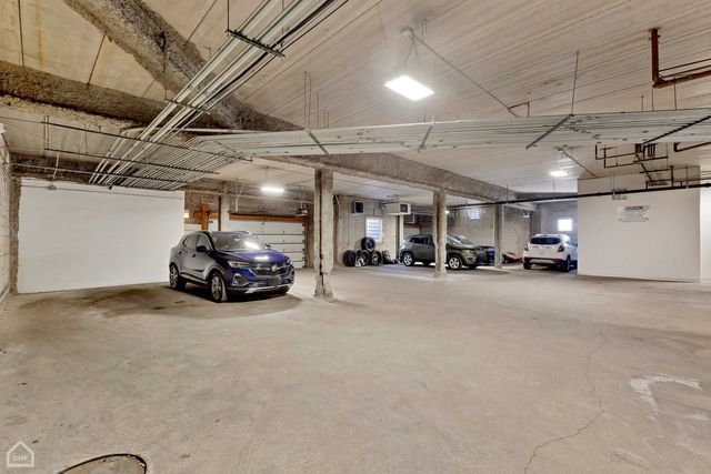 4705 S Champlain Avenue 202, Chicago, IL 60615