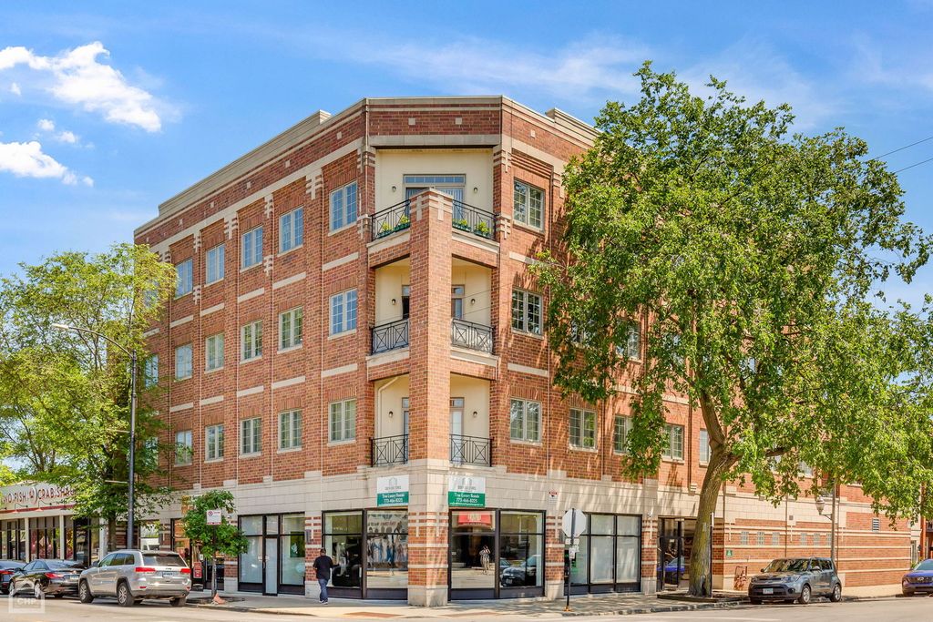 4705 S Champlain Avenue 202, Chicago, IL 60615
