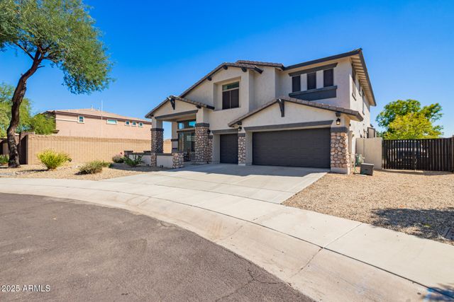 15527 W MINNEZONA Avenue, Goodyear, AZ 85395