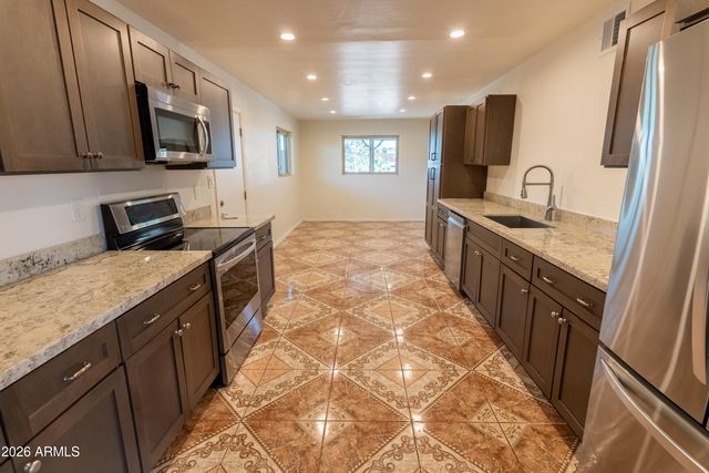 8815 N 31ST Avenue, Phoenix, AZ 85051