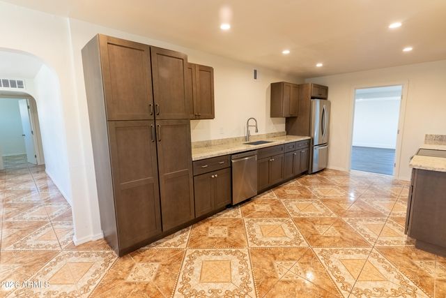 8815 N 31ST Avenue, Phoenix, AZ 85051