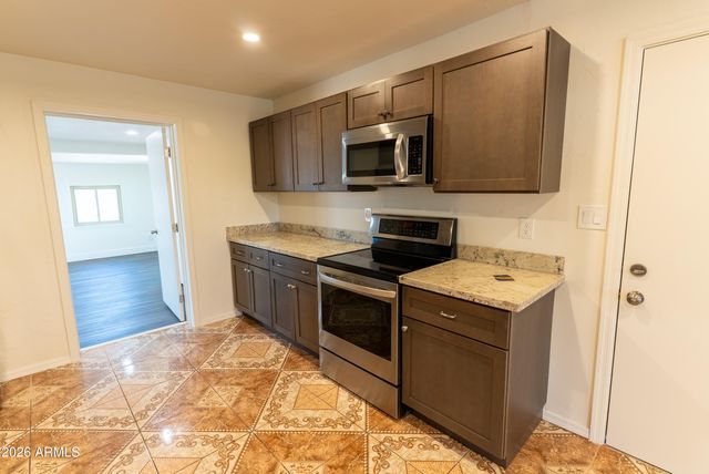 8815 N 31ST Avenue, Phoenix, AZ 85051