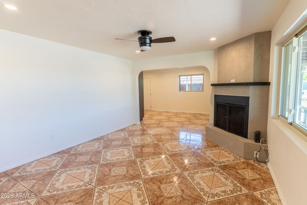 8815 N 31ST Avenue, Phoenix, AZ 85051 — photo 4