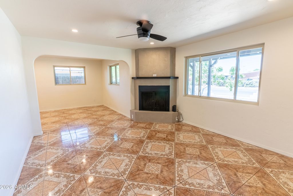 8815 N 31ST Avenue, Phoenix, AZ 85051 — photo 5