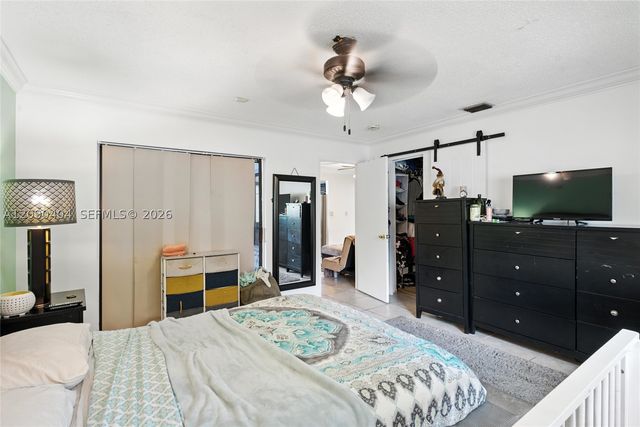 6990 NW 23rd St, Margate, FL 33063