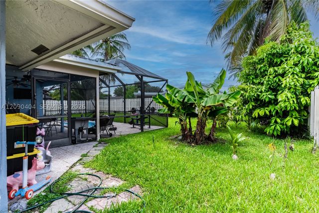 6990 NW 23rd St, Margate, FL 33063