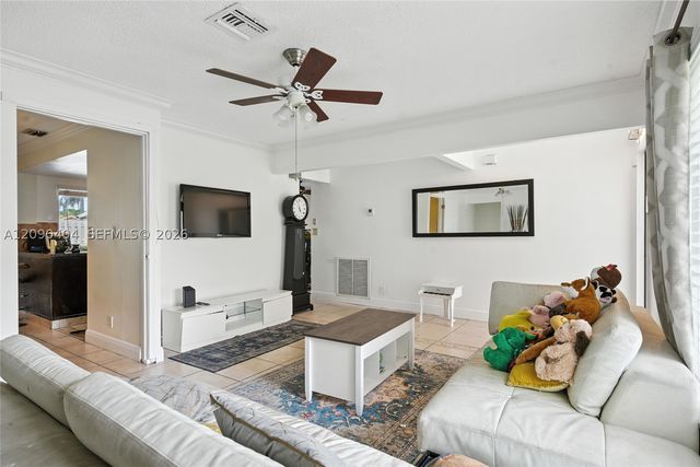 6990 NW 23rd St, Margate, FL 33063