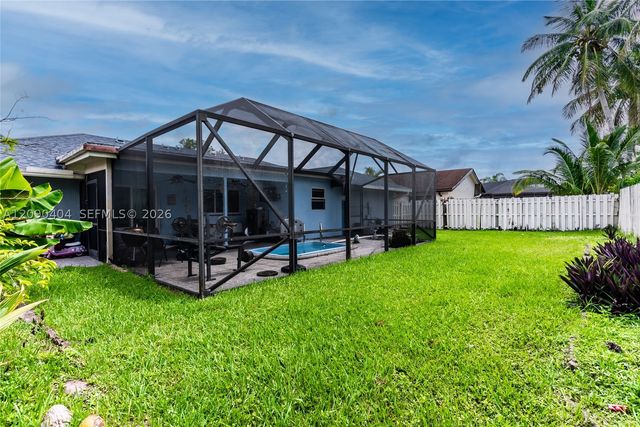 6990 NW 23rd St, Margate, FL 33063