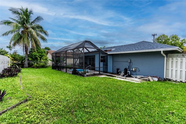 6990 NW 23rd St, Margate, FL 33063