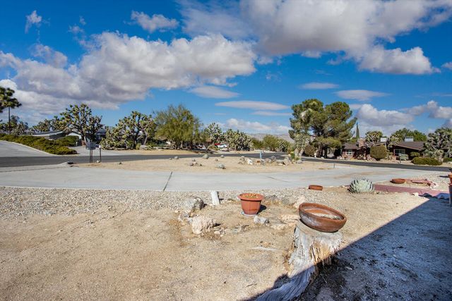 8687 Grand Avenue, Yucca Valley, CA 92284