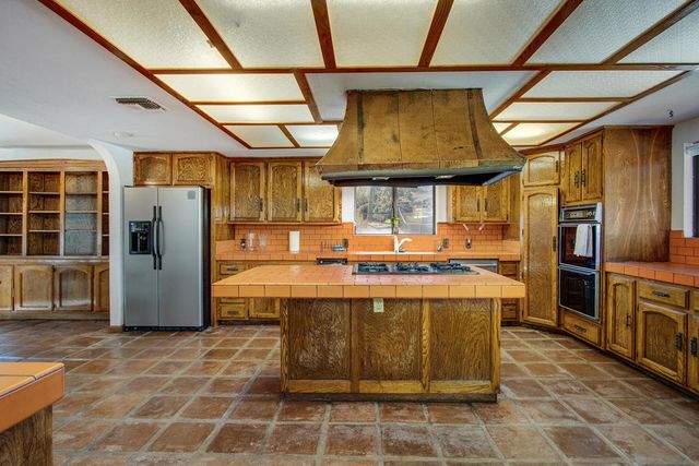 8687 Grand Avenue, Yucca Valley, CA 92284