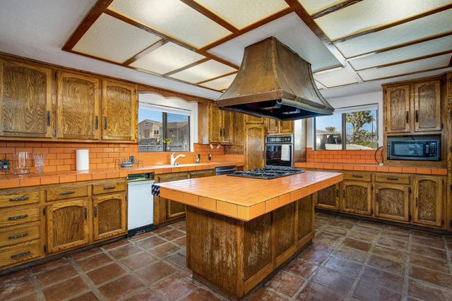 8687 Grand Avenue, Yucca Valley, CA 92284